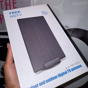 Free HDTV Indoor Outdoor Digital TV Antenna